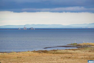 Dungeness Lighthouse - Straight Ahead
