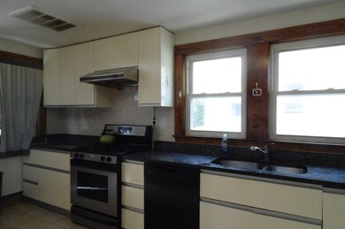 69 Scammell St unit 2, Quincy, MA 02169 - photo 2