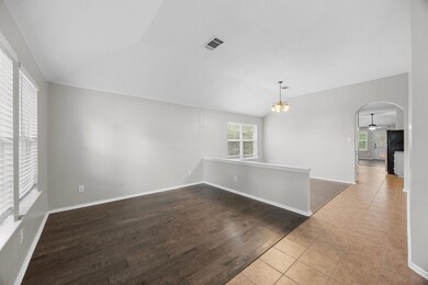 119 Aguilar Dr, Hutto, TX 78634 - photo 4