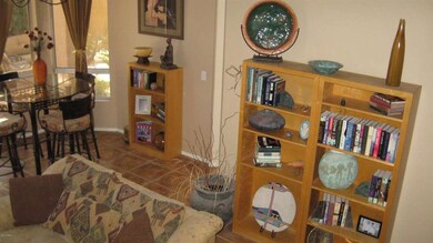 LIVING/DINING
