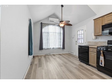 5990 SE King Rd unit 18, Milwaukie, OR 97222 - photo 5