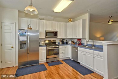 13022 Shamrock Glen Dr, Germantown, MD 20874 - photo 5