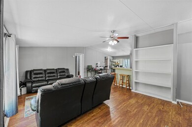 212 Finley Ct, Springtown, TX 76082 - photo 6