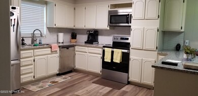 1135 Pangola Dr, Jacksonville, FL 32205 - photo 7