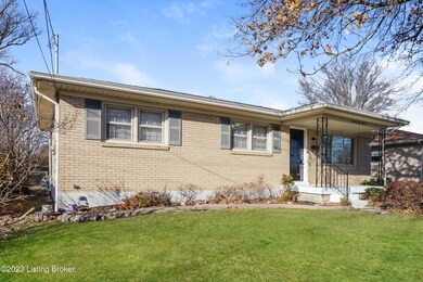 003-photo-front-view-8822705