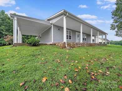 1585 Nathanial St, Newton, NC 28658 - photo 2