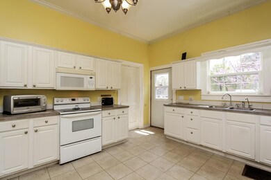 011-Kitchen-2709447-medium