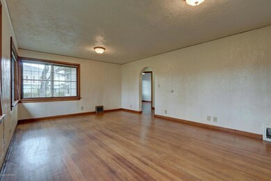 Living Room W/Wood Flooring