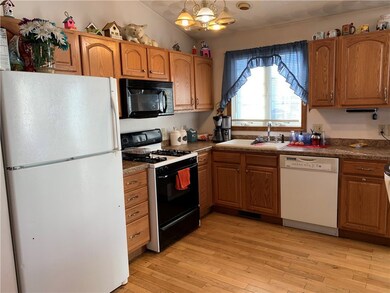 11 Magnolia St, Pawtucket, RI 02860 - photo 6