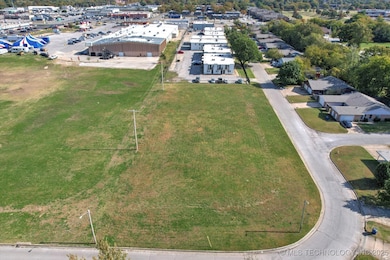 10935 E 23rd St, Tulsa, OK 74129 - photo 2