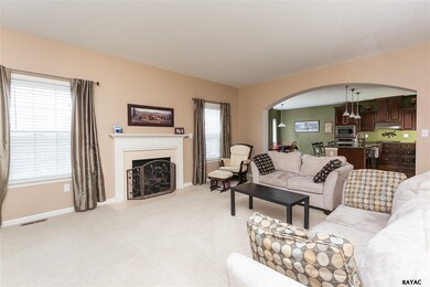 Living Rm open to kitchen w/gas fireplace