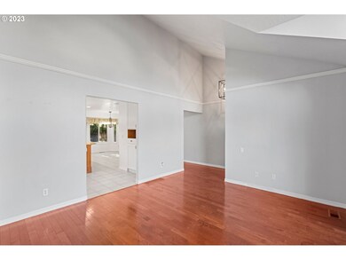 706 SW 29th Cir, Troutdale, OR 97060 - photo 6