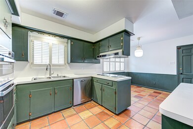 12514 Woodthorpe Ln, Houston, TX 77024 - photo 3