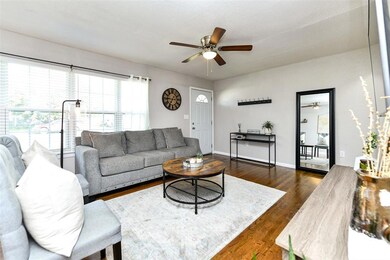 911 Poindexter Ave, Cleburne, TX 76033 - photo 3