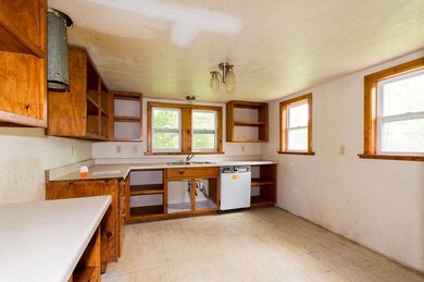 303 W Tyndall St Aurora MO 65605