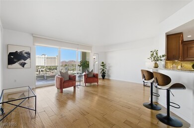 EXTRA LARGE GREAT ROOM WELL DESIGNED TO ADD AN OFFICE IF  WANTED.