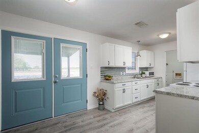 353 S Main St, Randolph, TX 75475 - photo 5