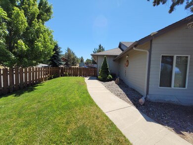 2440 SW 37th St, Redmond, OR 97756 - photo 5