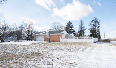 101 Meadowmere Dr, Butler, IN 46721 - photo 5