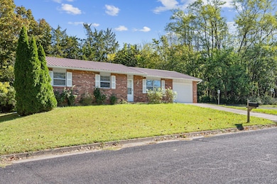 2012 Garnet Dr, Columbia, MO 65202 - photo 3