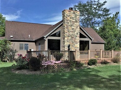 Vaulted Great Room Overlooks Deck