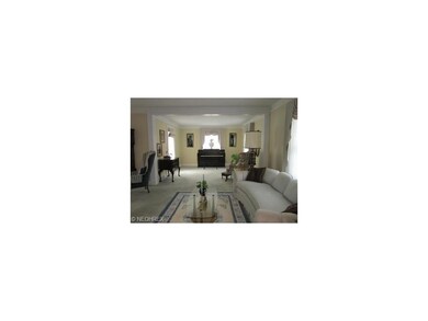 Spacious L-shaped living room