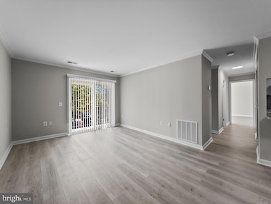 18304 Streamside Dr unit 301, Gaithersburg, MD 20879 - photo 7