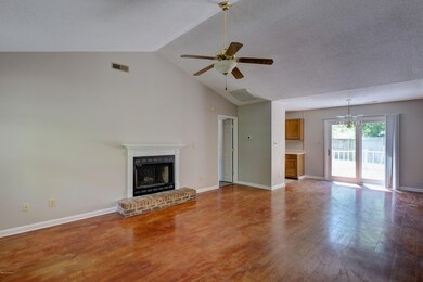 119 Chappell Creek Dr-print-007-11-P1233