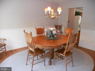 8306 Gentle Brook Ct, Laurel, MD 20723 - photo 3