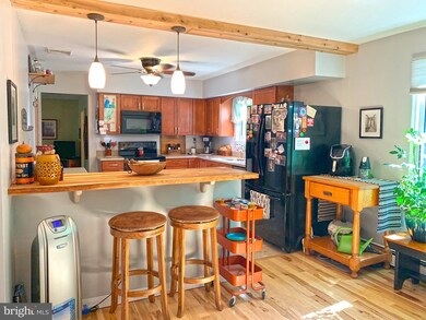 755 Pomander Ave, Reading, PA 19606 - photo 2