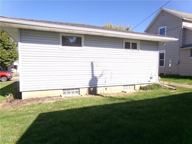 1631 Spring St, Coshocton, OH 43812 - photo 5