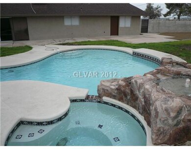 Swimming Pool/Hot Tub/Sauna.