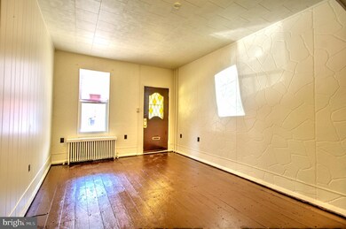 621 Moss St, Reading, PA 19604 - photo 4