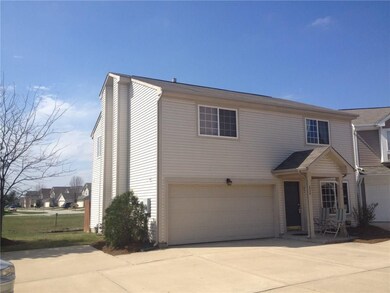 626 Stobus Dr, Greenwood, IN 46143 - photo 3