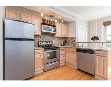 Warwick Condos unit B42, Brookline, MA 02446 - photo 5
