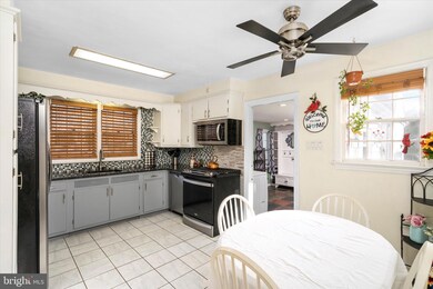 16 E Washington St, Riverside, NJ 08075 - photo 6