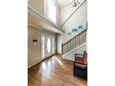 Entry/Foyer.
