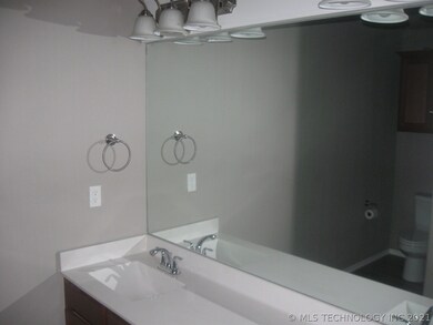 421 N Cherokee Ave, Claremore, OK 74017 - photo 4