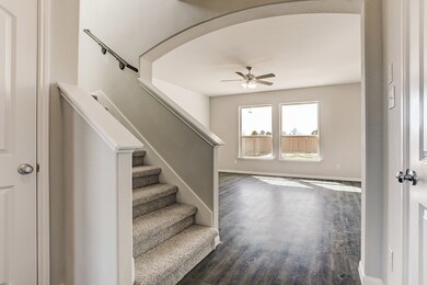 1515 Layne St, Alvin, TX 77511 - photo 4