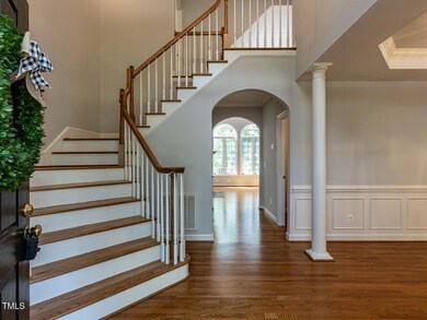 006-1280x960-foyer-entry