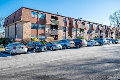 B Sierra Ct, Woodbridge Proper, NJ 07095 - photo 4