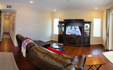Upstairs Livingroom 2
