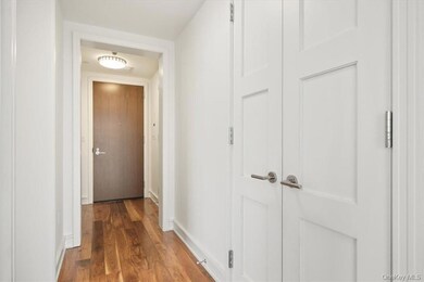 5 Renaissance Square unit 21E, White Plains, NY 10601 - photo 3