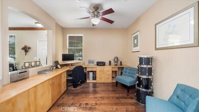 Office/Possible 5th bedroom