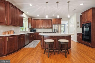 25774 Mayville Ct, Chantilly, VA 20152 - photo 7