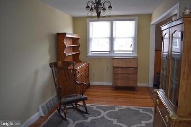 122 W Berkley Ave, Clifton Heights, PA 19018 - photo 7