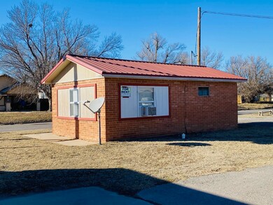 215 SW 6th St unit 512 S Laird St, Mooreland, OK 73852 - photo 7
