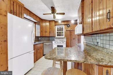 621 Woodsdale Rd, Catonsville, MD 21228 - photo 7