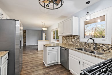 1126 Tiverton Ct, Schaumburg, IL 60193 - photo 7