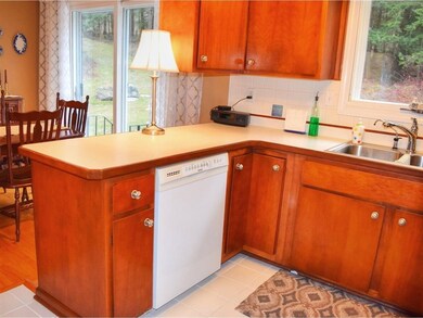 68 Lawrence Rd, Richmond, VT 05477 - photo 4